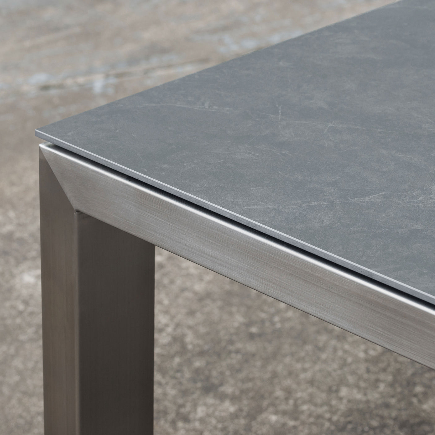 Marikk Deluxe  Frontausziehtisch 340/280/220x100cm Keramikplatte mit Edelstahlgestell und Rollen