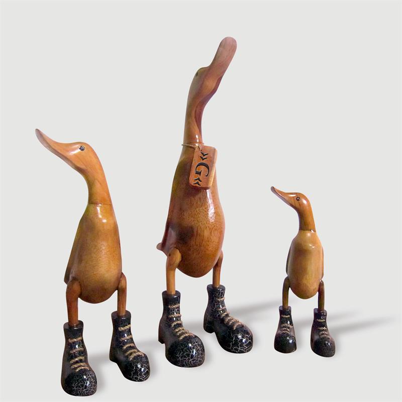 Ente »Gina« - klein braun aufrecht mit schwarz marmorierten Schuhen