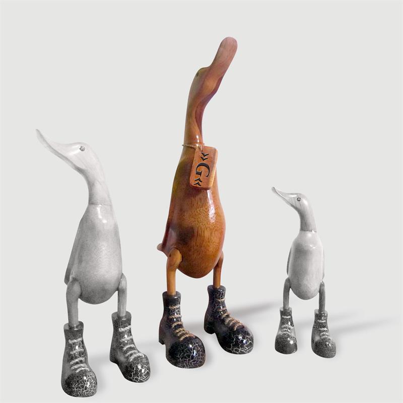 Ente »Greta« - groß braun aufrecht mit schwarz marmorierten Schuhen