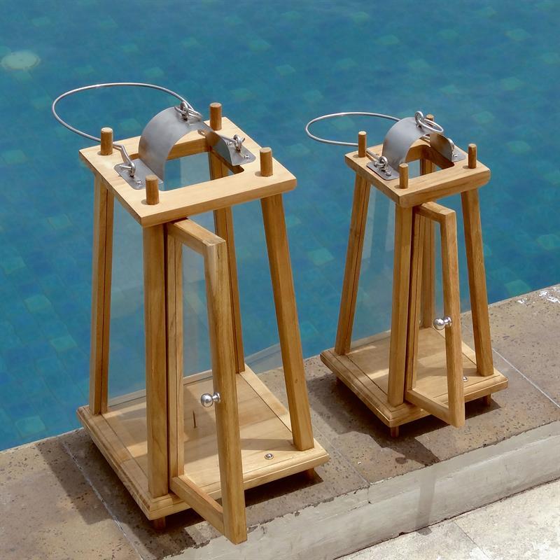 Grande lanterne en teck 24 x 24 x 48 cm