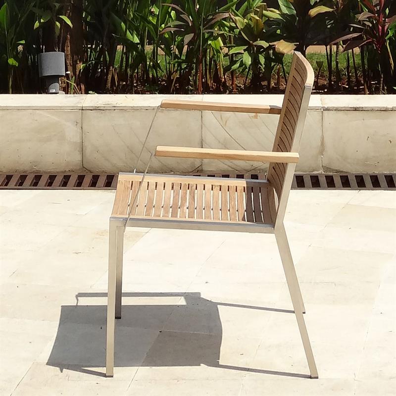 Tessin stacking chair with armrests 57.5 x 58.5 x 82cm