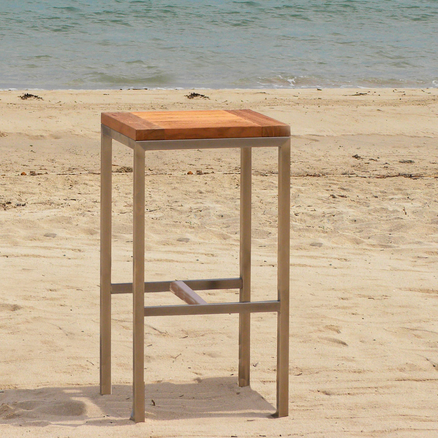 Tabouret de bar Florence en teck avec structure en acier inoxydable