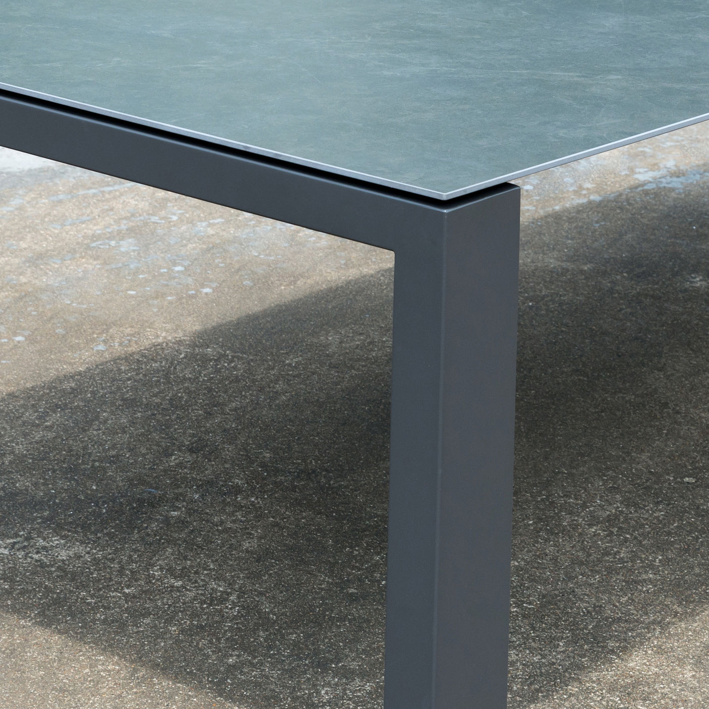 Marikk Deluxe  Frontausziehtisch 340/280/220x100cm Keramikplatte + Edelstahl pulverbeschichet +Rollen