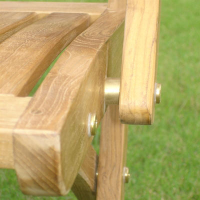 Denver Set 150 bestehend aus Denver Runder Tisch 150 und Denver Faltstühlen mit Armlehnen Teak mit Messingbeschlägen