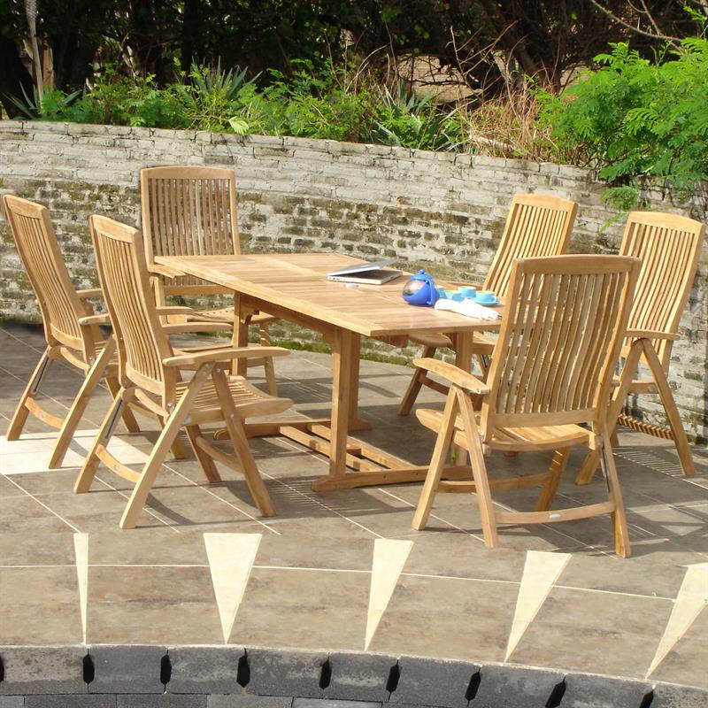 Ensemble Comforteck 205 composé d'une table extensible Comforteck 205/155 x 95 et d'une chaise à dossier haut Comforteck en teck de qualité A avec ferrures en acier inoxydable