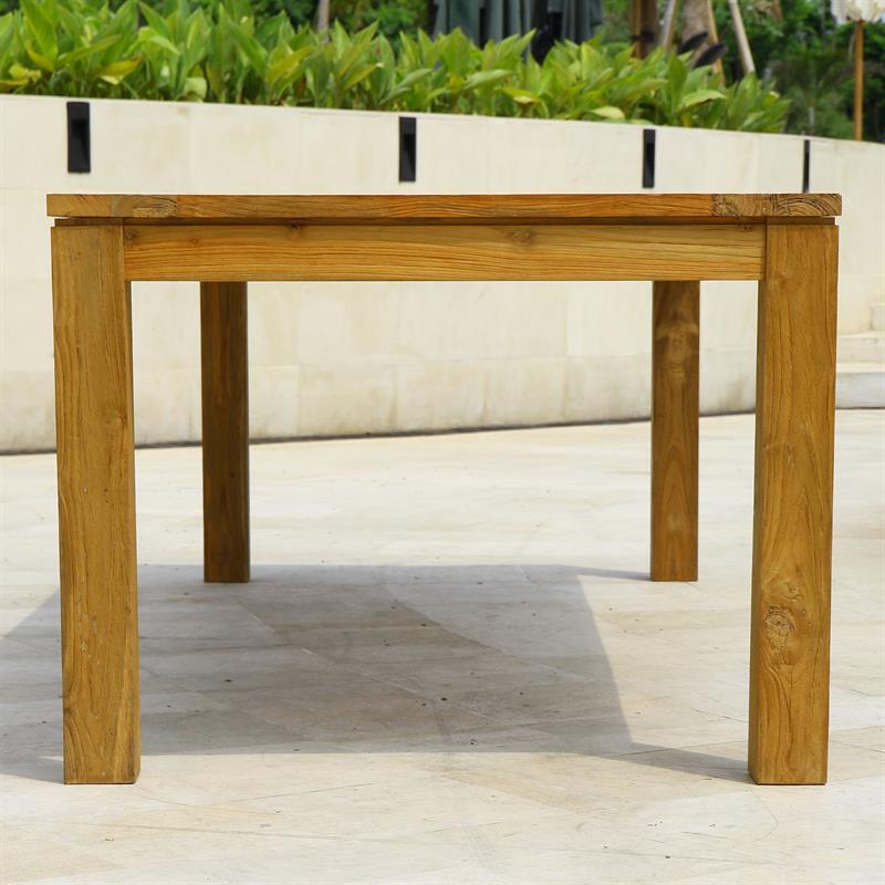 Table à manger Dusun 240 x 100 x 77 cm en teck recyclé - pieds : 9 x 9 cm, poutre : 7 cm, plateau : 3 cm