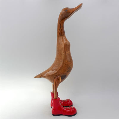 Canard géant « Claudine » beige-brun dressé avec des chaussures rouges