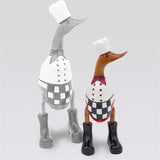 Canard cuisinier petit »Cornelia« brun dressé