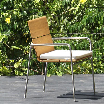 Ensemble de chaises empilables Fides 250 composé d'une table extensible Fides 250/175 x 100 et de chaises empilables Fides en teck de qualité A avec acier inoxydable