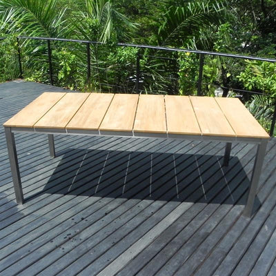 Ensemble de bancs Fides 200/2/2 en teck de qualité A avec structure en acier inoxydable composé d'une table à manger Fides 200 x 100 et de 2 bancs de jardin Fides sans dossier 180 x 45 avec 2 tabourets/tables d'appoint Fides 45 x 45