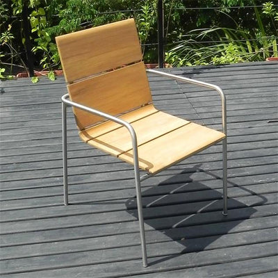 Ensemble de chaises empilables Fides 200 en teck de qualité A avec structure en acier inoxydable composé d'une table à manger Fides 200 x 100 et de chaises empilables Fides en teck de qualité A avec structure en acier inoxydable