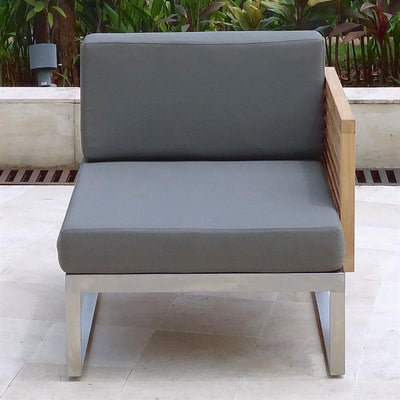 Ensemble de salon Tessin composé de : 1 module latéral droit, 1 module d'angle, 1 module central, 1 module latéral gauche, 1 canapé monoplace Tessin, tous avec revêtement Sunproof et 1 pouf sans revêtement