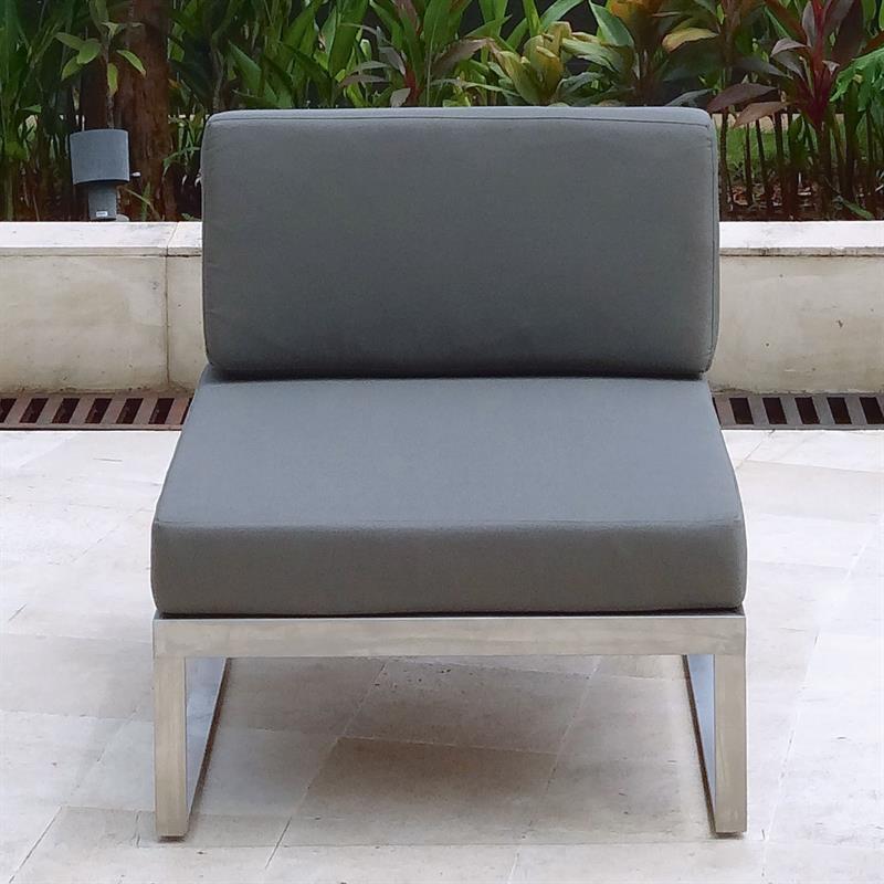 Tessin Lounge Set bestehend aus: 1 x Seitenmodul rechts, 1 x Eckmodul, 1 x Mittelmodul, 1 x Seitenmodul links , 1 x Tessin Einsitzer alle mit Polster in Sunproof und 1x Ottomane ohne Polster