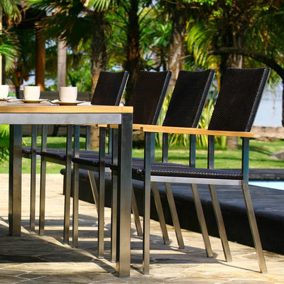 Chaise empilable Florence en osier avec acier inoxydable et teck