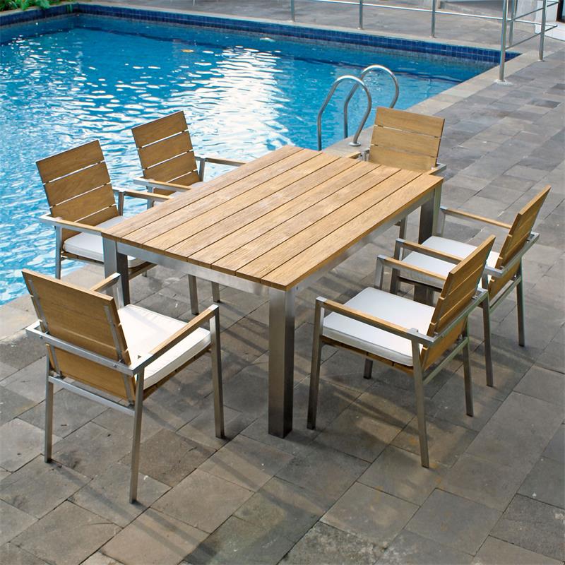 Ensemble de table à rallonge frontale Zilart Teck Naturel 230 composé d'une table à rallonge frontale Zilart 230/160 x 100 et de chaises empilables Zilart